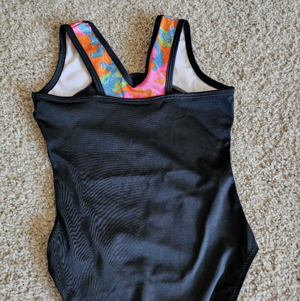 4 Sport Items! 1 Leotards, and sporty clothes for girls